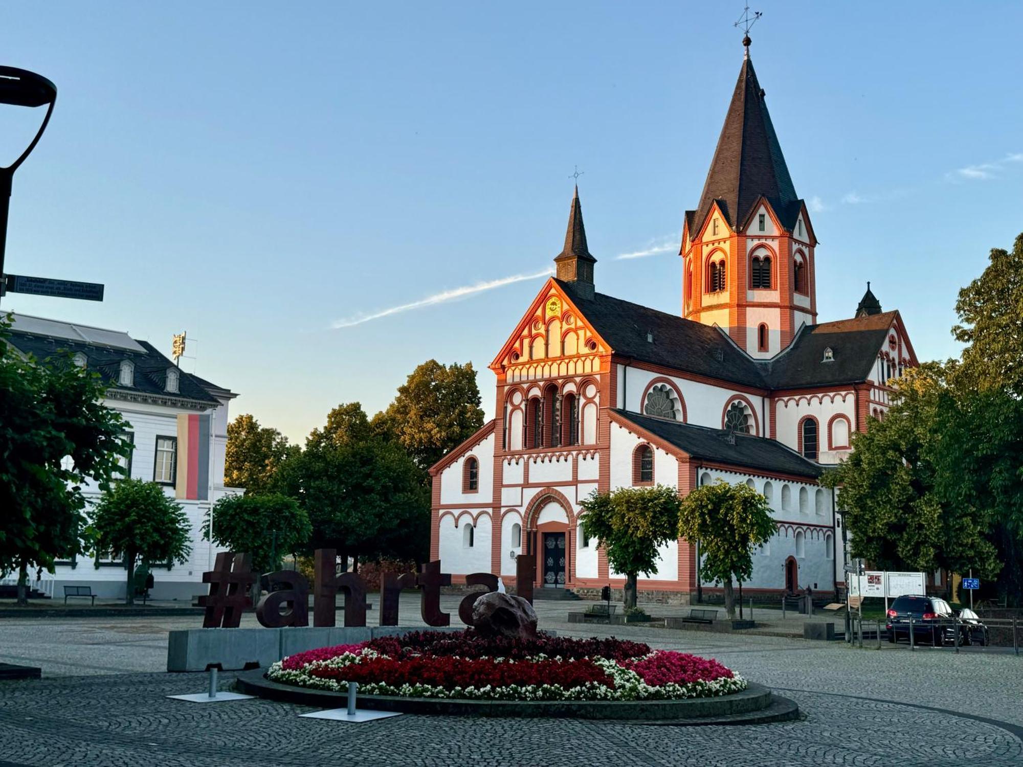 Pension Zum Ahrblick Sinzig Exterior foto